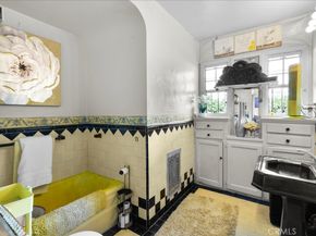 3640 W 60th Street, Los Angeles CA 90043