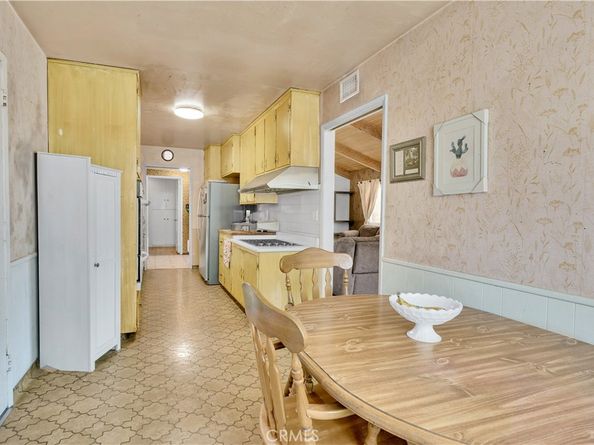 1137 N Pasadena Avenue, Azusa CA 91702