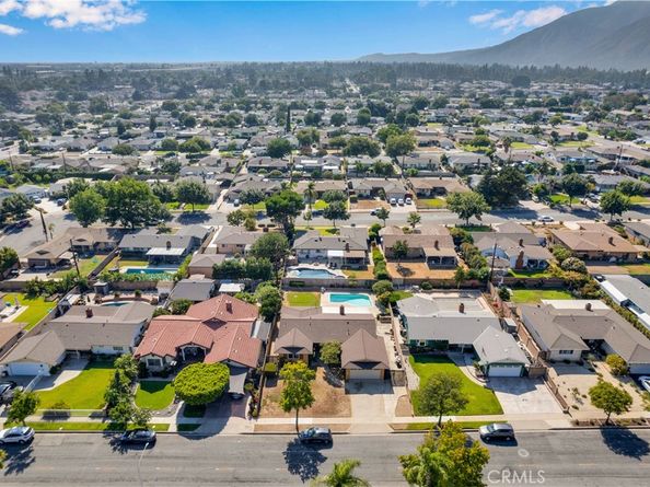 1137 N Pasadena Avenue, Azusa CA 91702