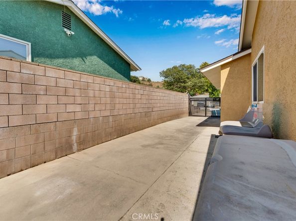 1137 N Pasadena Avenue, Azusa CA 91702