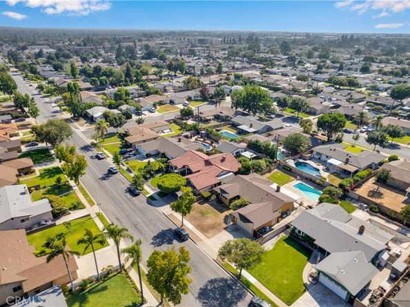 1137 N Pasadena Avenue, Azusa CA 91702
