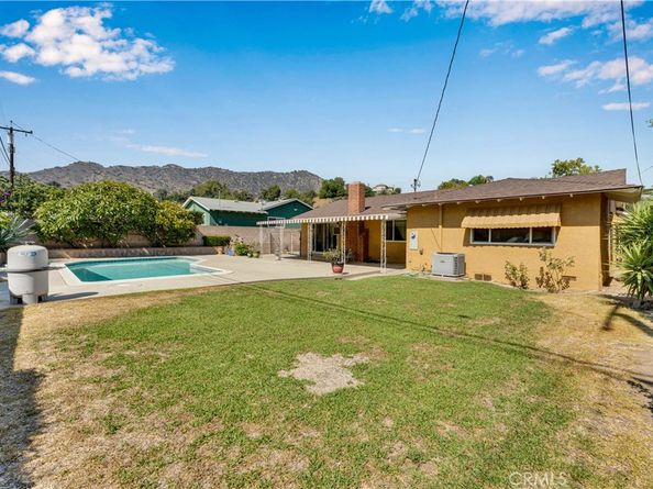 1137 N Pasadena Avenue, Azusa CA 91702