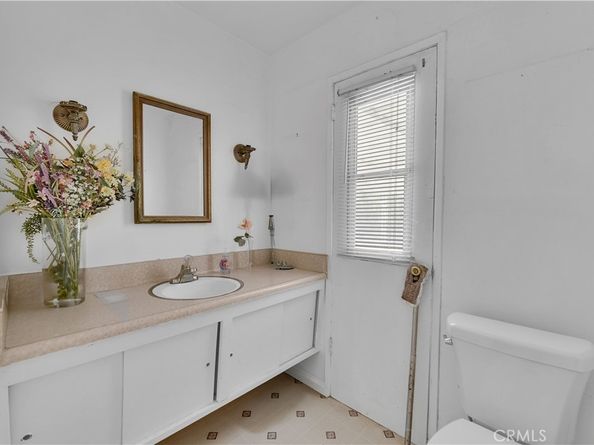 1137 N Pasadena Avenue, Azusa CA 91702