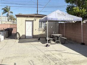 2206 Cowlin Avenue, Commerce CA 90040