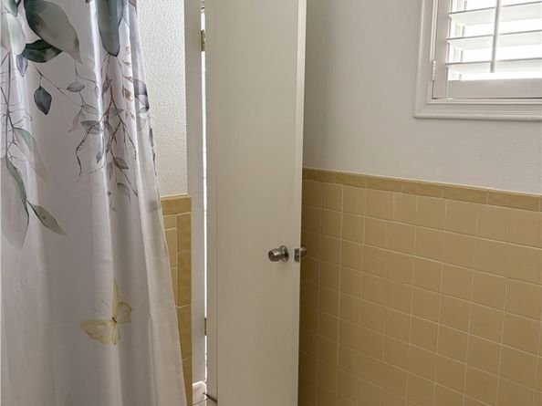 2206 Cowlin Avenue, Commerce CA 90040