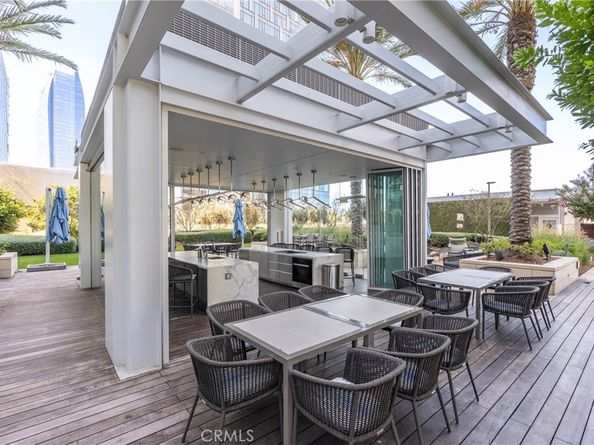 877 Francisco Street 819, Los Angeles CA 90017