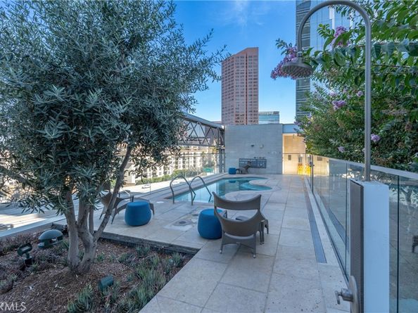 877 Francisco Street 819, Los Angeles CA 90017