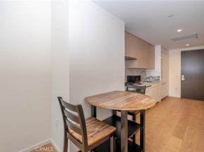 877 Francisco Street 819, Los Angeles CA 90017