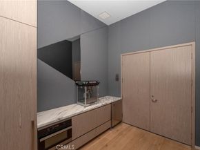 877 Francisco Street 819, Los Angeles CA 90017