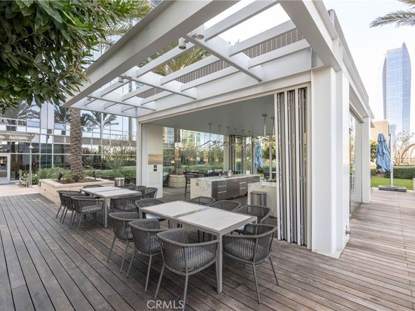 877 Francisco Street 819, Los Angeles CA 90017