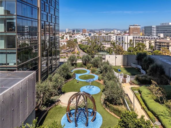 877 Francisco Street 819, Los Angeles CA 90017