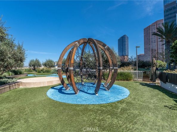 877 Francisco Street 819, Los Angeles CA 90017