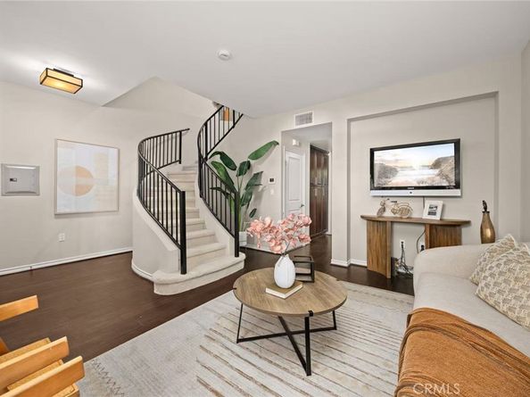 87 E Commonwealth 1A, Alhambra CA 91801