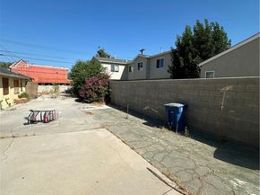 2310 N Catalina Street, Burbank CA 91504