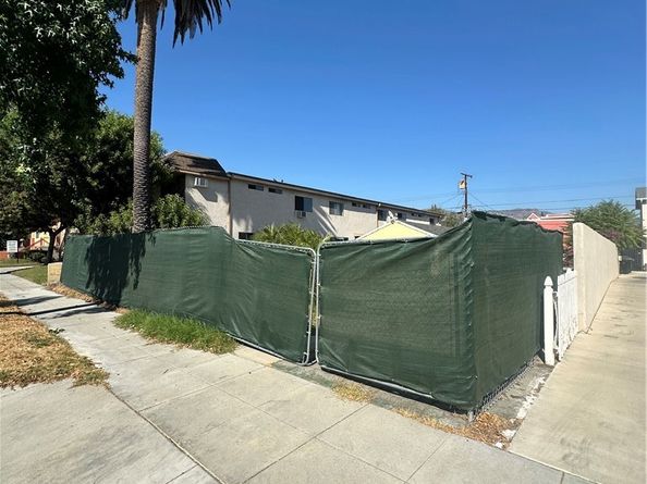 2310 N Catalina Street, Burbank CA 91504