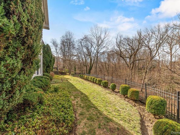 52 Oakledge Road, Bronxville NY 10708