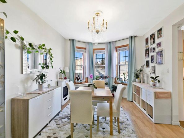 68-21 75 Street, Middle Village NY 11379