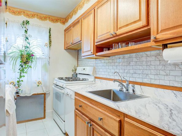 196-57 69th Avenue 1, Fresh Meadows NY 11365