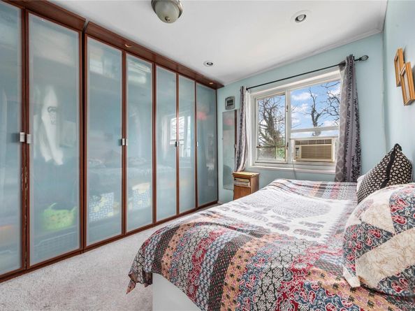 221-15 Manor Road UPPER, Queens Village NY 11427