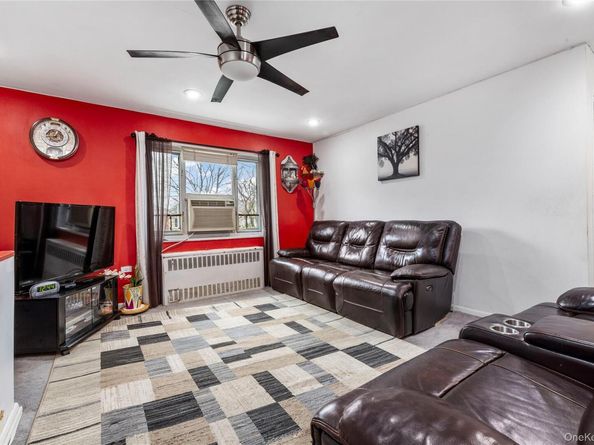 221-15 Manor Road UPPER, Queens Village NY 11427