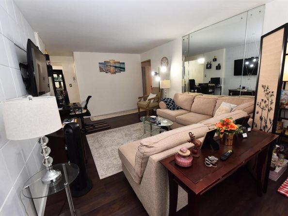 87-30 204 Street B48, Hollis NY 11423