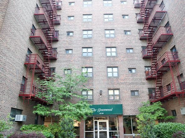 87-30 204 Street B48, Hollis NY 11423