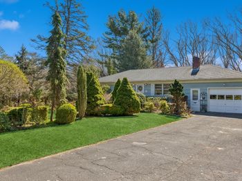 495 Knollwood Lane