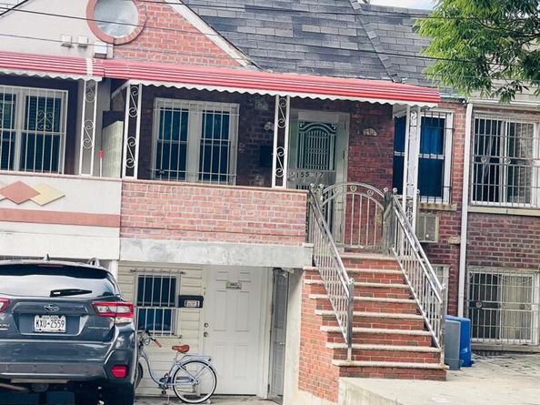 155-17 65th Ave, Flushing NY 11367