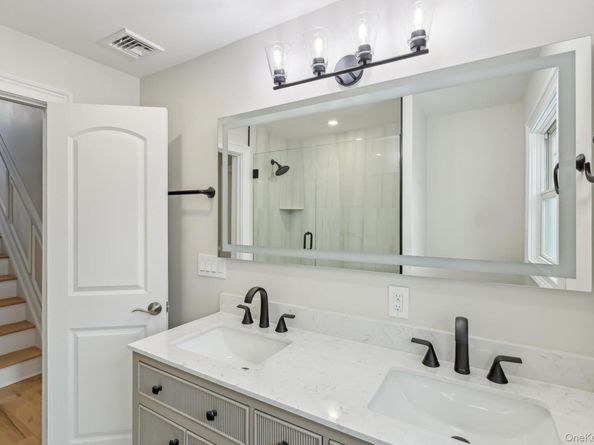 12 Shepherd Street, Rockville Centre NY 11570