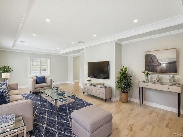 12 Shepherd Street, Rockville Centre NY 11570