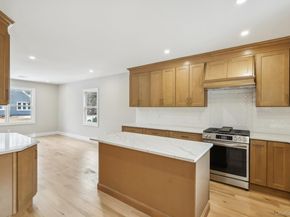 12 Shepherd Street, Rockville Centre NY 11570