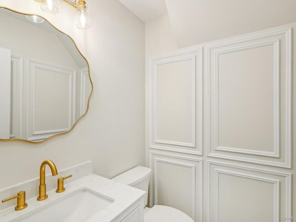 12 Shepherd Street, Rockville Centre NY 11570