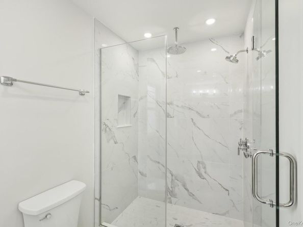 12 Shepherd Street, Rockville Centre NY 11570