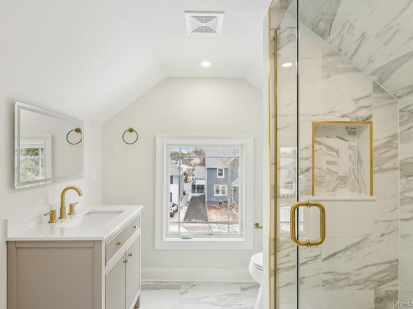 12 Shepherd Street, Rockville Centre NY 11570