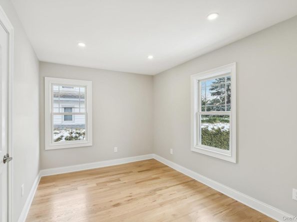 12 Shepherd Street, Rockville Centre NY 11570