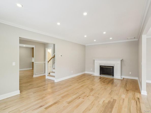 12 Shepherd Street, Rockville Centre NY 11570