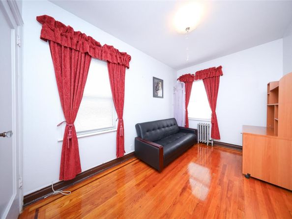 95-15 243rd Street, Floral Park NY 11001