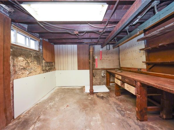 95-15 243rd Street, Floral Park NY 11001