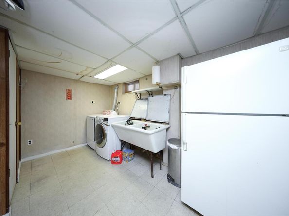 95-15 243rd Street, Floral Park NY 11001