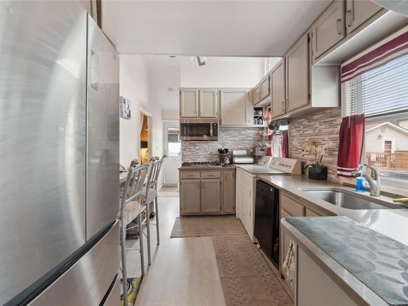 34 Alden Park 34, Bronx NY 10465