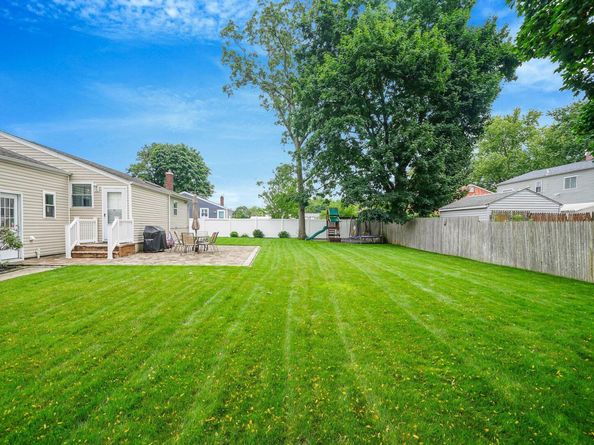53 1st Street, Brentwood NY 11717