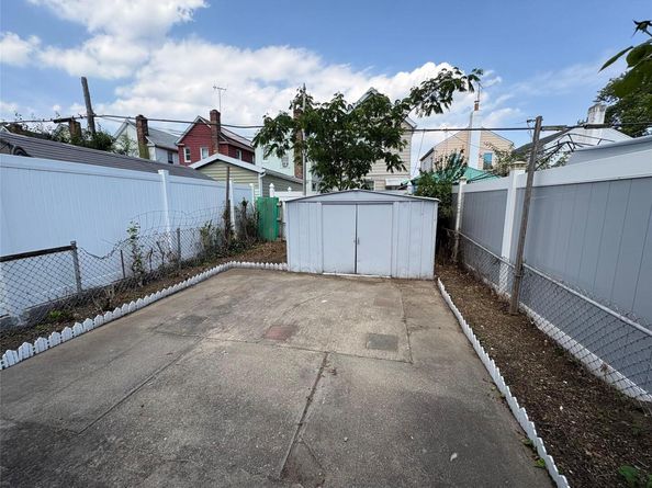 90-31 185TH Street, Hollis NY 11423