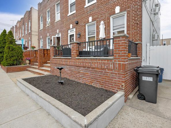69-59 74th Street, Middle Village NY 11379