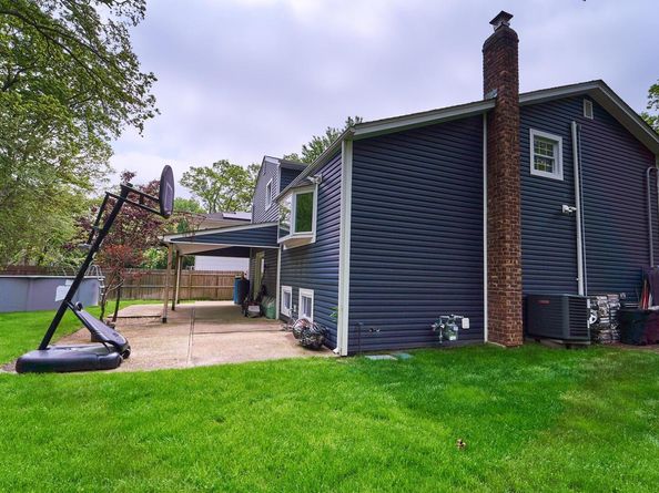 2 Hawthorne Street, Farmingdale NY 11735