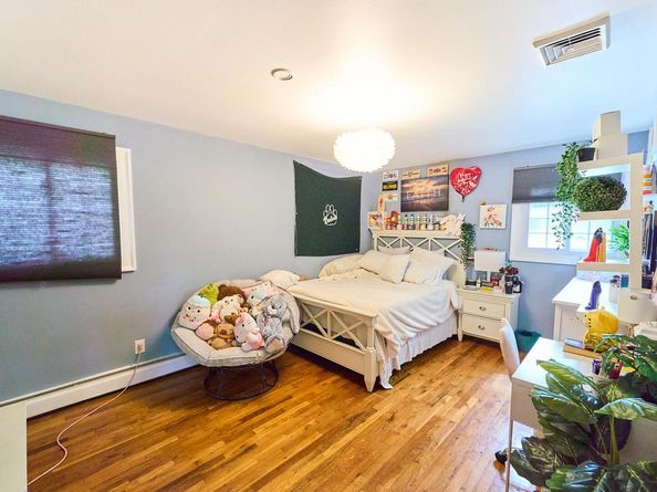 2 Hawthorne Street, Farmingdale NY 11735