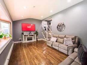 2 Hawthorne Street, Farmingdale NY 11735