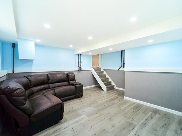 2 Hawthorne Street, Farmingdale NY 11735