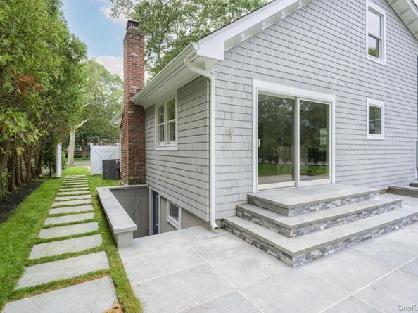 1 Lynnwood Court, Hampton Bays NY 11946