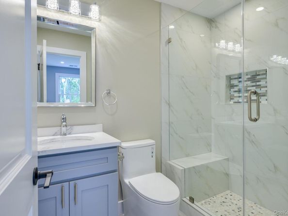 1 Lynnwood Court, Hampton Bays NY 11946