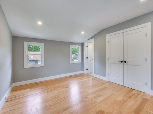 1 Lynnwood Court, Hampton Bays NY 11946